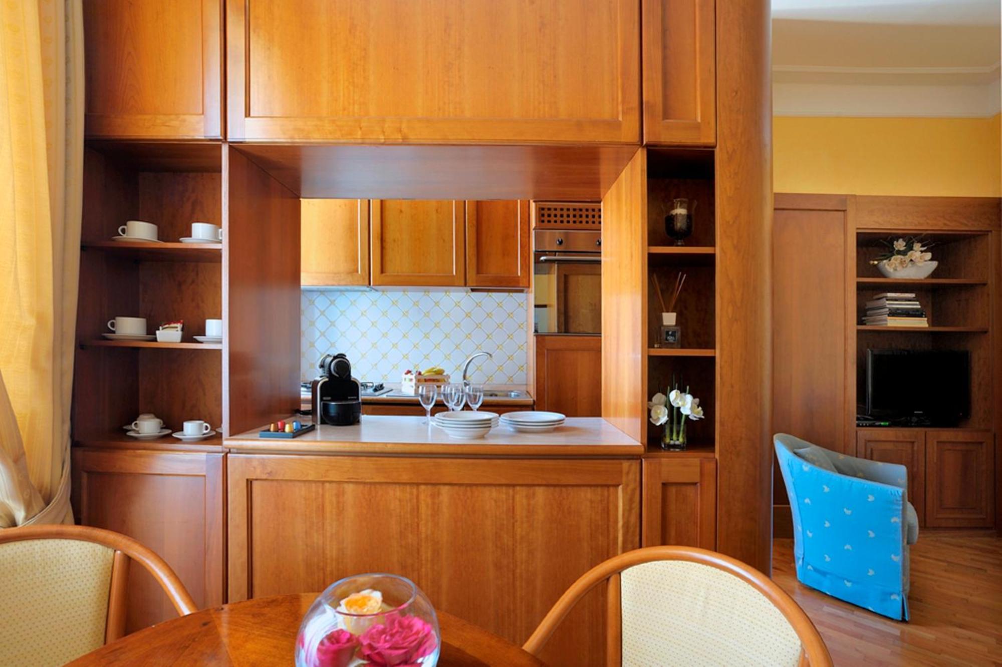 Apartahotel Dea Roma