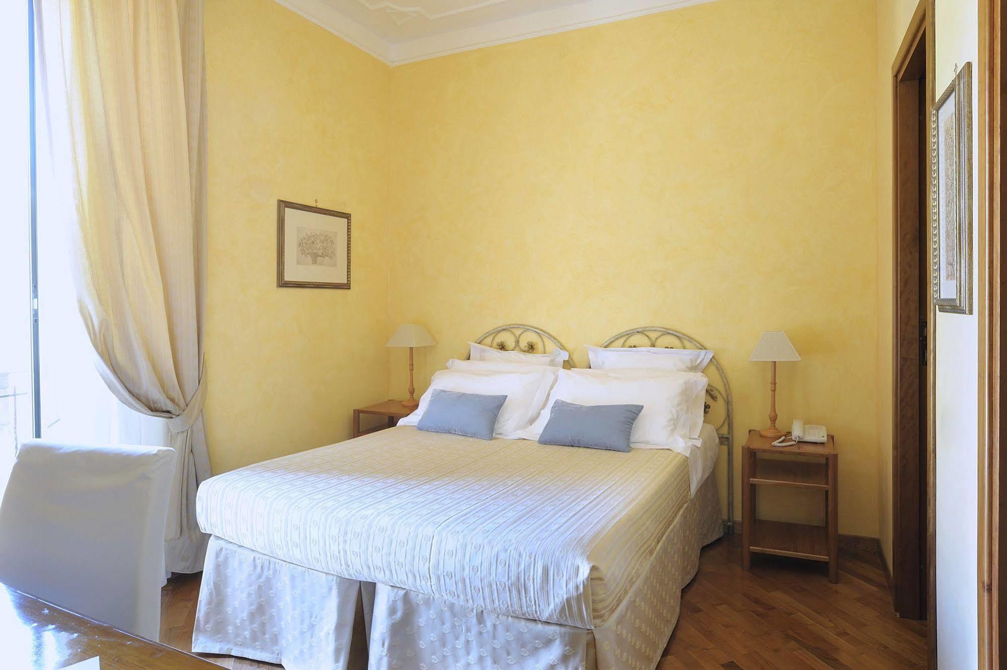 Dea Apartahotel 2*